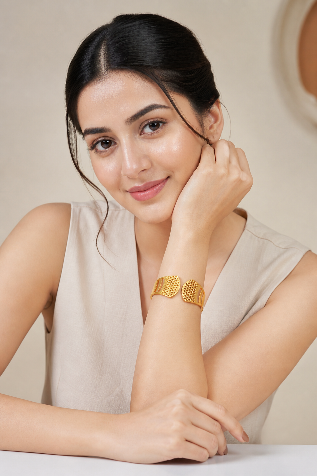 luxury designer gold polished cuff bracelet for girls stylish luxury designer gold polished cuff bracelet for girls stylish